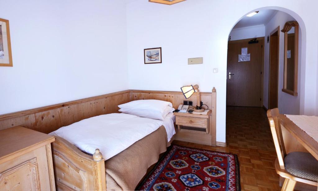 Hotel Dolomiti Madonna Ортизей Стая снимка